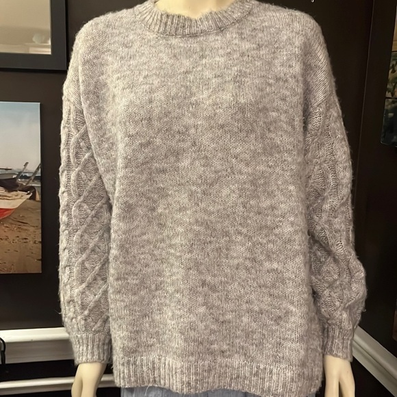 𝅺anthropologie Little Lies Gray Cable Knit Arms Sweater M/L - Picture 1 of 10